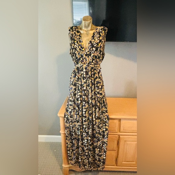Stunning Boho maxi sundress navy floral with gold metallic detail fully lined - Picture 2 of 6